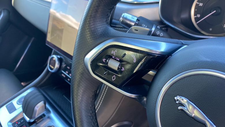 Jaguar F-Pace 2.0 D200 R-Dynamic SE 5dr Auto AWD Diesel Estate